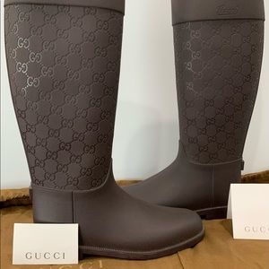 Brown Gucci rubber boots